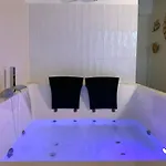 Bali Serenity Balnéo Et Lit Rond * Lagnieu