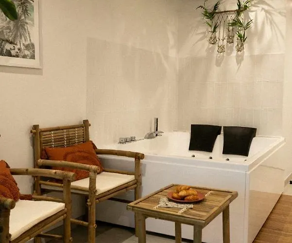 Bali Serenity Balneo Et Lit Rond Lägenhet Lagnieu
